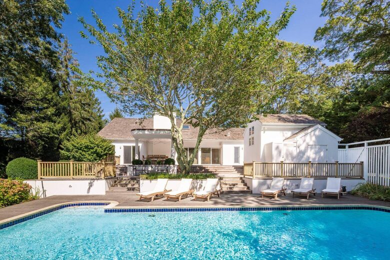 East Hampton Village Pool Estate - East Hampton, New York