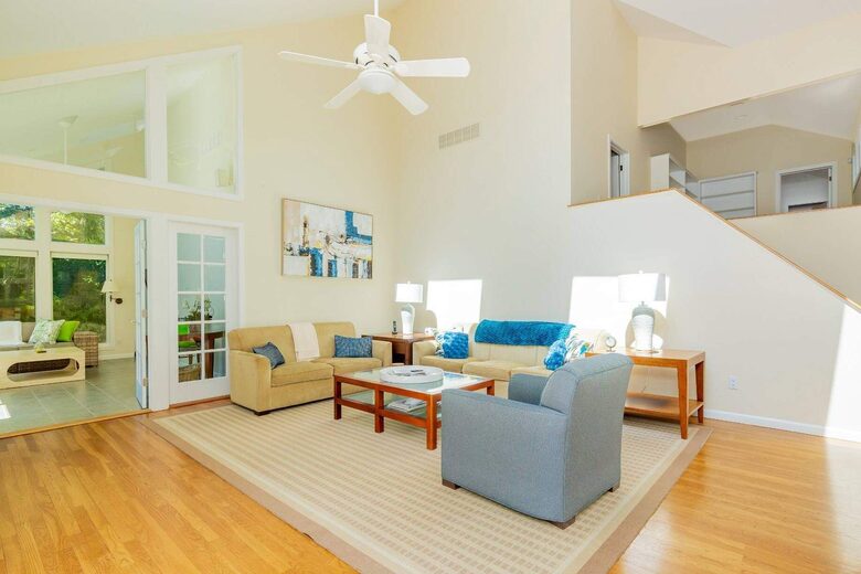 East Hampton Village Pool Estate - East Hampton, New York