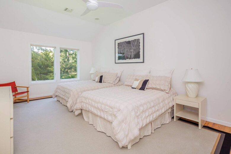 East Hampton Village Pool Estate - East Hampton, New York