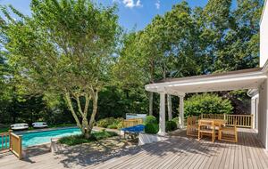 East Hampton Village Pool Estate - East Hampton, New York