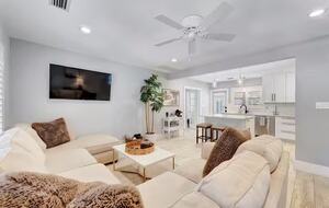 Delray Coastal Retreat with Guest House & Pool - Delray Beach, Florida