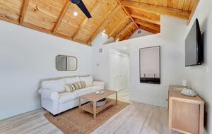 Delray Coastal Retreat with Guest House & Pool - Delray Beach, Florida