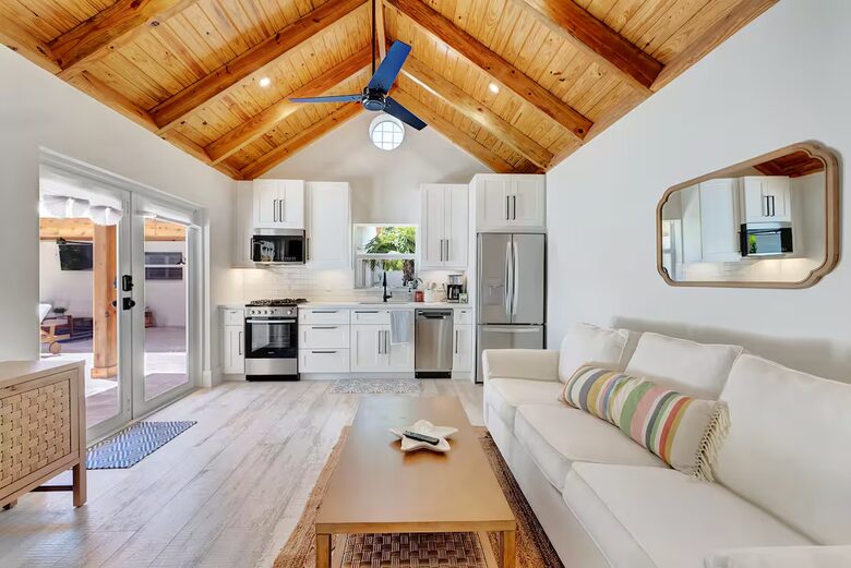 Delray Coastal Retreat with Guest House & Pool - Delray Beach, Florida
