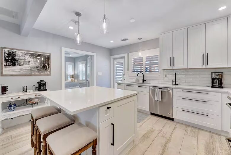 Delray Coastal Retreat with Guest House & Pool - Delray Beach, Florida