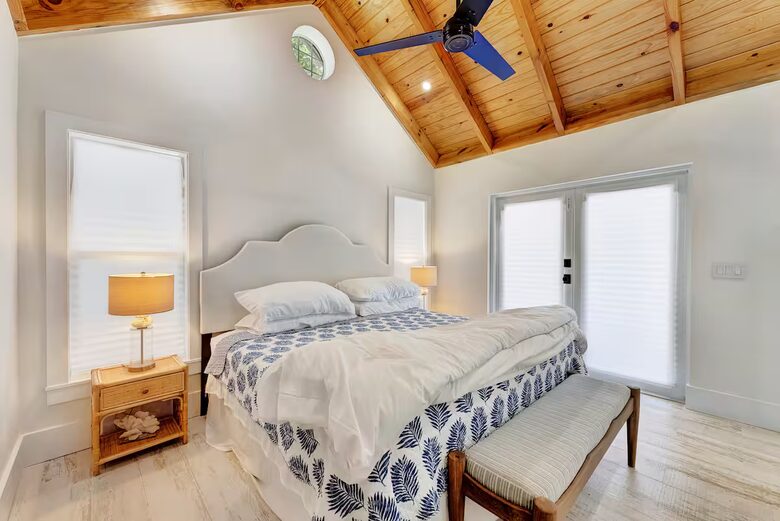 Delray Coastal Retreat with Guest House & Pool - Delray Beach, Florida