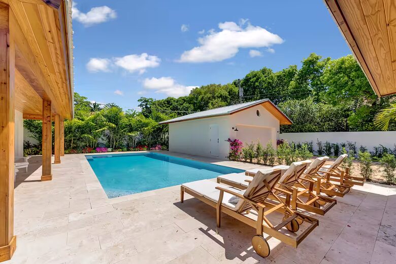 Delray Coastal Retreat with Guest House & Pool - Delray Beach, Florida