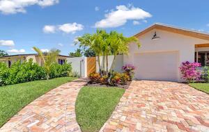 Delray Coastal Retreat with Guest House & Pool - Delray Beach, Florida