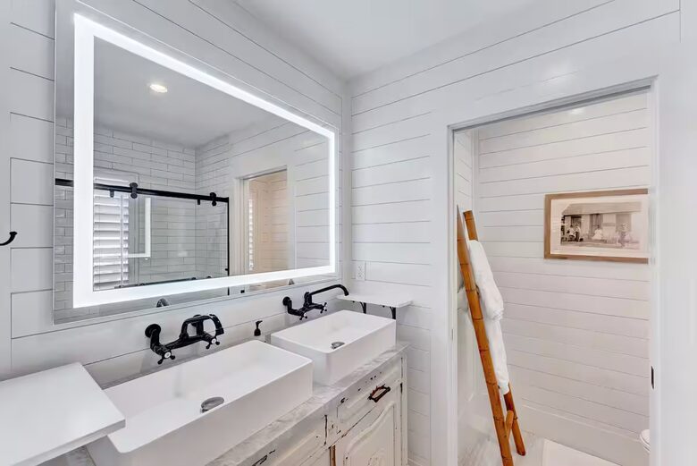 Delray Coastal Retreat with Guest House & Pool - Delray Beach, Florida
