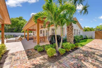 Delray Coastal Retreat with Guest House & Pool - Delray Beach, Florida