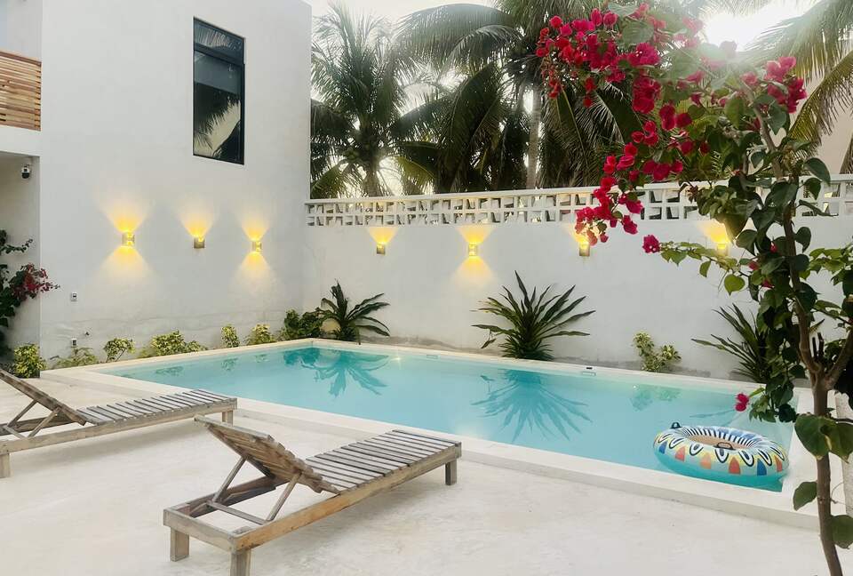 Modern Yucatán Beach House with Rooftop Pool & Direct Sand Access - Chuburná, Mexico