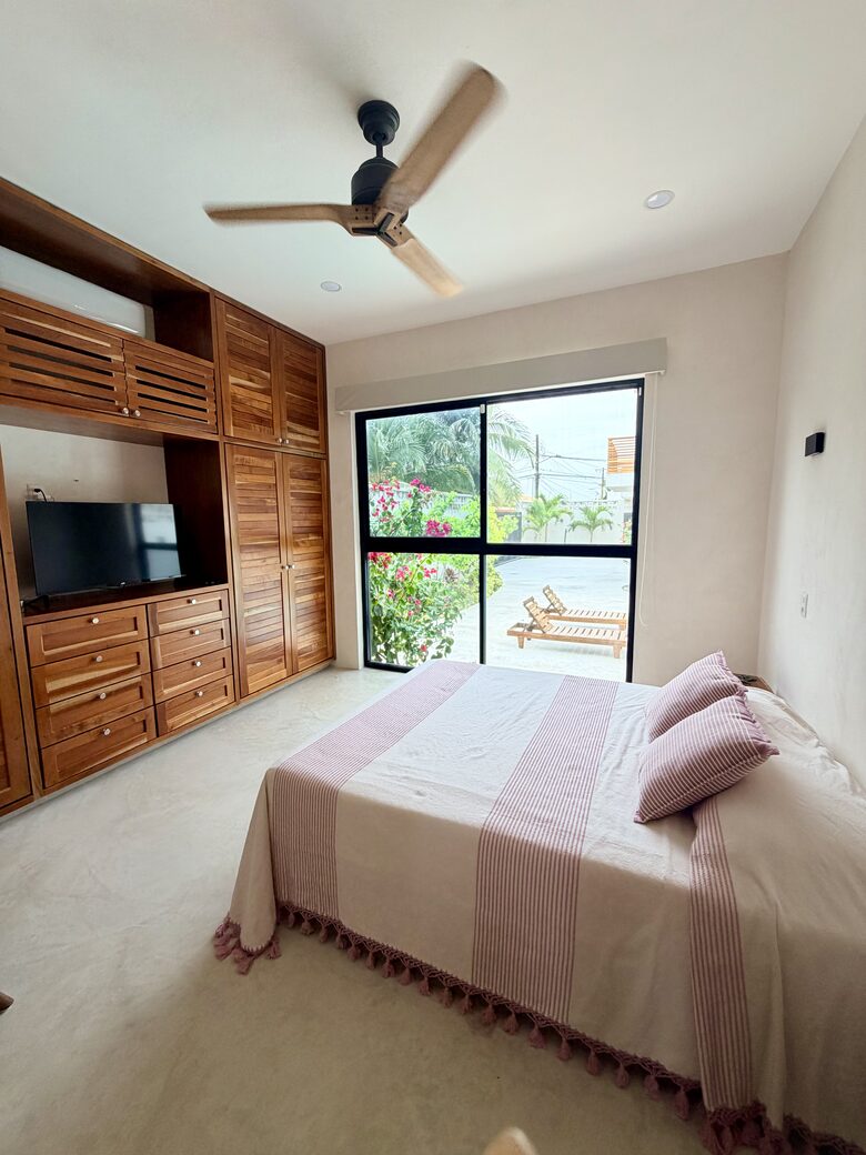 Modern Yucatán Beach House with Rooftop Pool & Direct Sand Access - Chuburná, Mexico