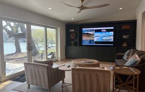 Waterfront Lowcountry Retreat Beneath Historic Live Oaks - Charleston, South Carolina