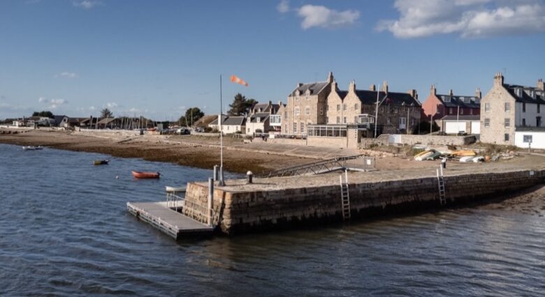Coastal Elegance on Findhorn Bay - upper apartment - Moray, United Kingdom