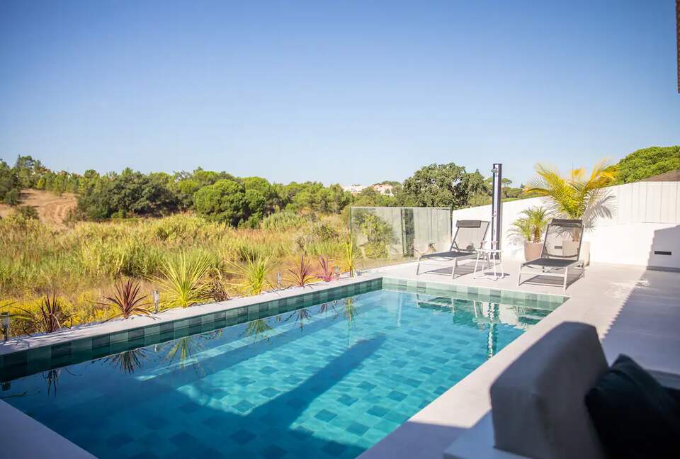 Modern Pool Residence on Portugal’s Coast - Sesimbra, Portugal