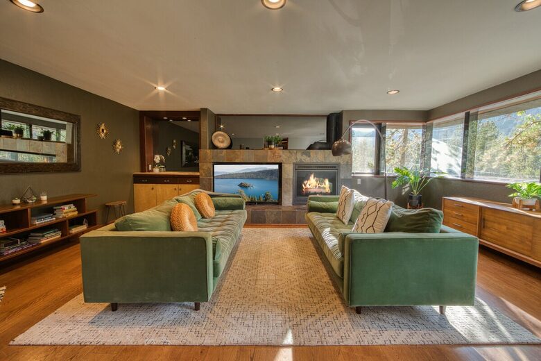 Architectural Tahoe Escape Near Palisades Tahoe - Alpine Meadows, California