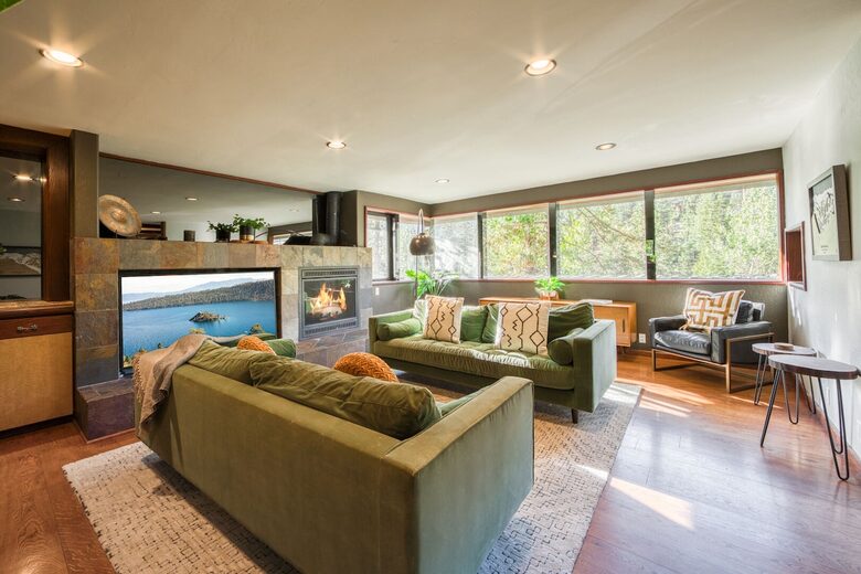 Architectural Tahoe Escape Near Palisades Tahoe - Alpine Meadows, California