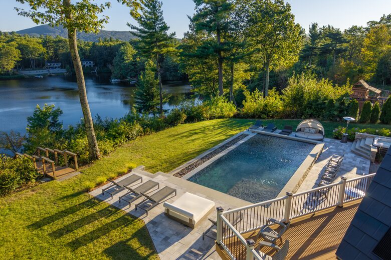 Luxury Mt. Wachusett Boston Lakehouse - Westminster, Massachusetts
