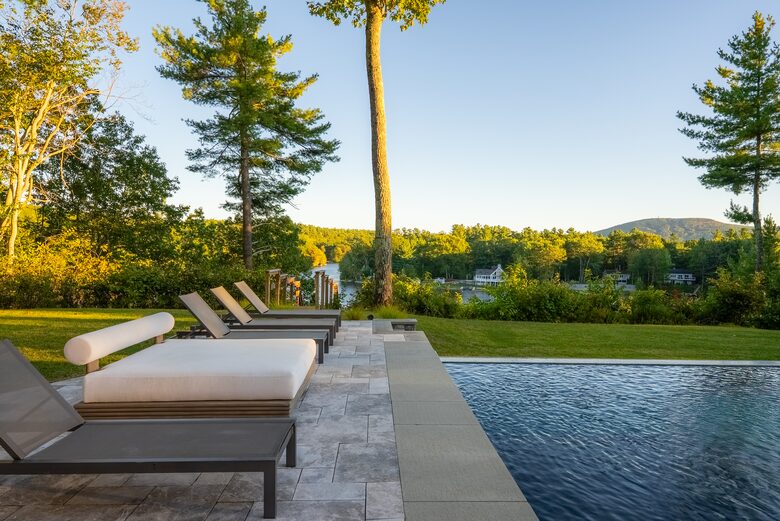 Luxury Mt. Wachusett Boston Lakehouse - Westminster, Massachusetts