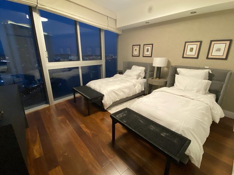 Icon Brickell Residence with Panoramic Bay Views - Miami, Florida