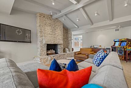 Main Street Hill Country Escape - Fredericksburg, Texas