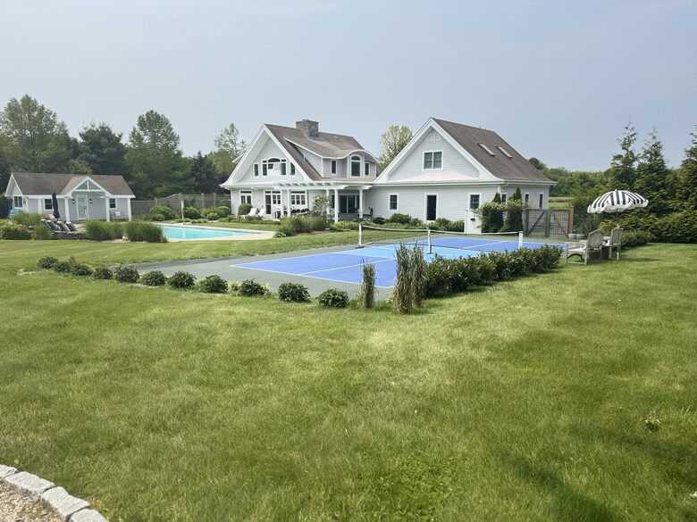 Coastal Country Escape Near Newport & Rhode Island Beaches - Portsmouth, Rhode Island