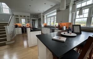 Coastal Country Escape Near Newport & Rhode Island Beaches - Portsmouth, Rhode Island