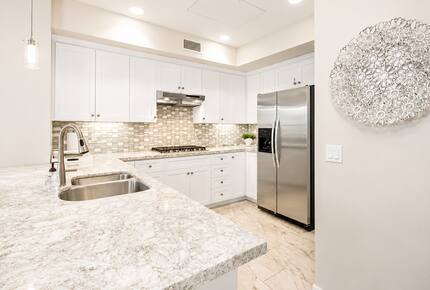 Walkable Carlsbad Village Retreat with Ocean & Lagoon Glimpses - Carlsbad, California