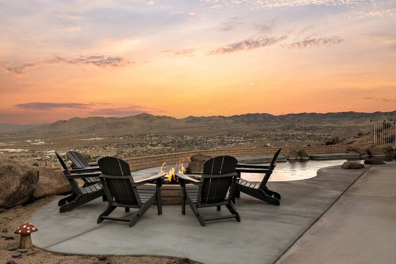 Retro Desert Hideaway on 2.5 Acres Near Joshua Tree - Yucca Valley, California