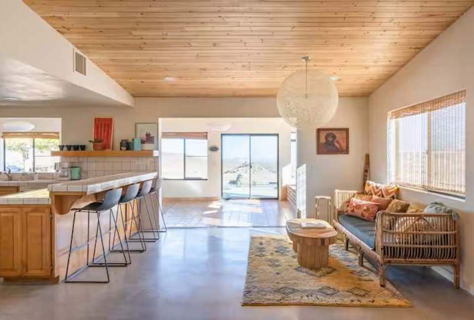 Retro Desert Hideaway on 2.5 Acres Near Joshua Tree - Yucca Valley, California