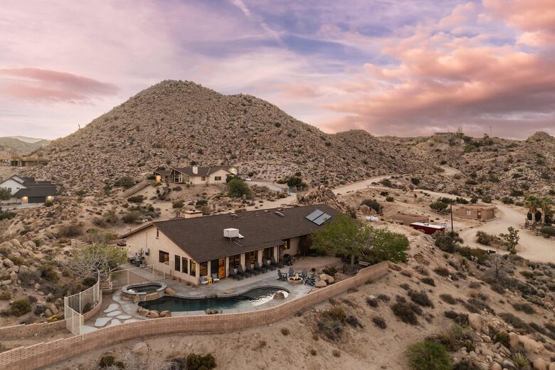 Retro Desert Hideaway on 2.5 Acres Near Joshua Tree - Yucca Valley, California