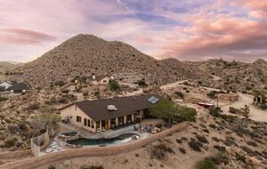Retro Desert Hideaway on 2.5 Acres Near Joshua Tree - Yucca Valley, California