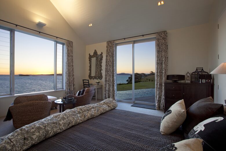 Hei Matau Lodge - Luxury Waiheke Retreat with Private Headland & Oceanfront Setting - Waiheke Island, New Zealand