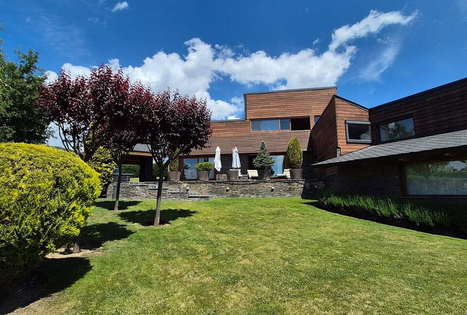 Elegant Mountain Escape in the Spanish Pyrenees - Guils de Cerdanya, Spain
