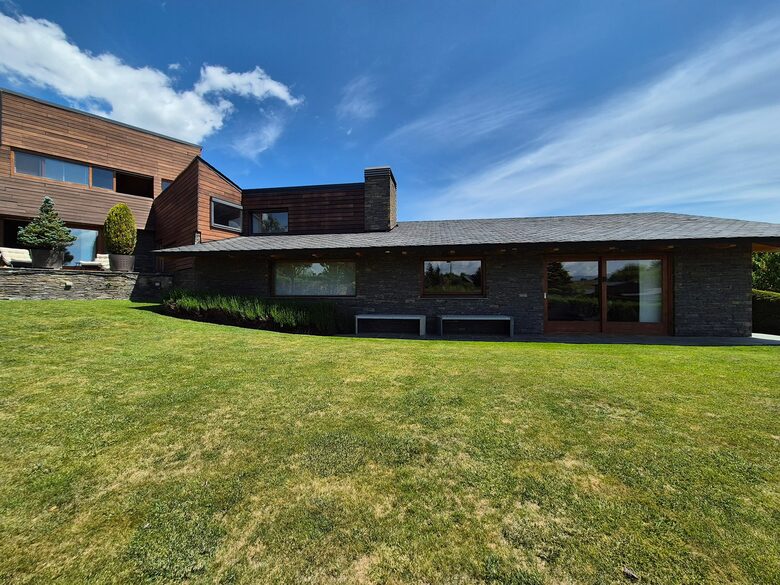 Elegant Mountain Escape in the Spanish Pyrenees - Guils de Cerdanya, Spain