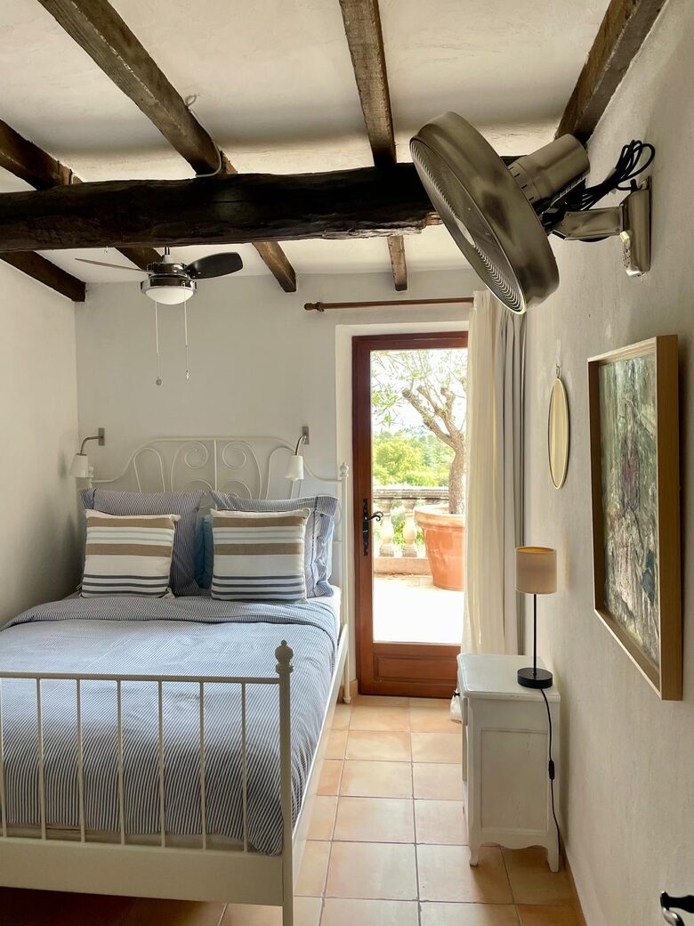Refined Living with Riviera Views - Saint-Cézaire-sur-Siagne, France