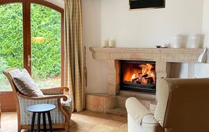 Refined Living with Riviera Views - Saint-Cézaire-sur-Siagne, France