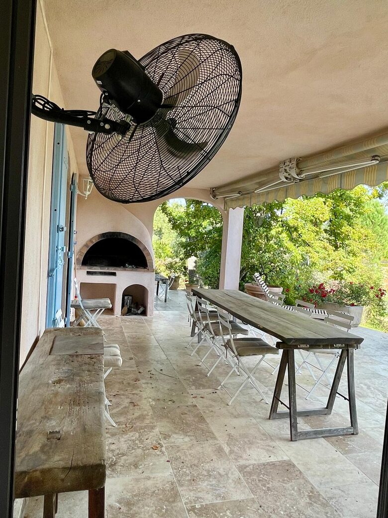 Refined Living with Riviera Views - Saint-Cézaire-sur-Siagne, France