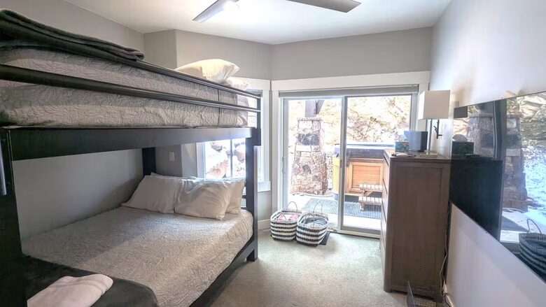 Mountain Haven Retreat: Just Steps From Slopes - Park City, Utah