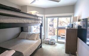 Mountain Haven Retreat: Just Steps From Slopes - Park City, Utah
