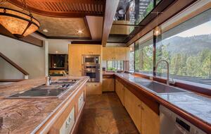 Architectural Tahoe Escape Near Palisades Tahoe - Alpine Meadows, California