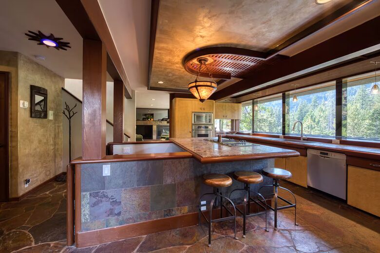 Architectural Tahoe Escape Near Palisades Tahoe - Alpine Meadows, California