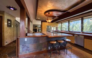 Architectural Tahoe Escape Near Palisades Tahoe - Alpine Meadows, California