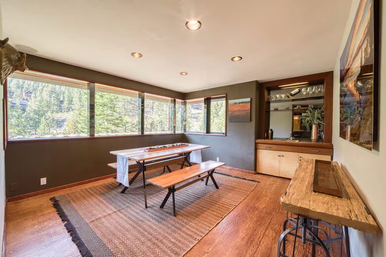 Architectural Tahoe Escape Near Palisades Tahoe - Alpine Meadows, California