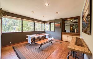 Architectural Tahoe Escape Near Palisades Tahoe - Alpine Meadows, California