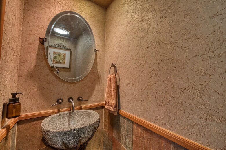 Architectural Tahoe Escape Near Palisades Tahoe - Alpine Meadows, California