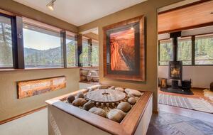 Architectural Tahoe Escape Near Palisades Tahoe - Alpine Meadows, California