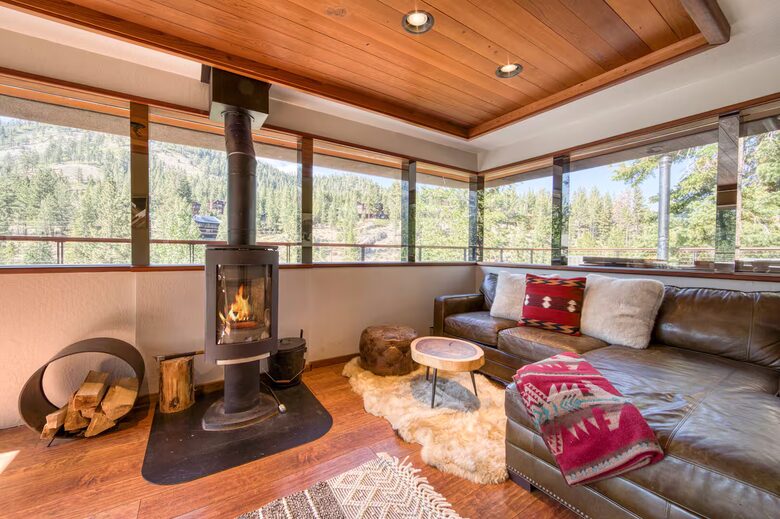 Architectural Tahoe Escape Near Palisades Tahoe - Alpine Meadows, California