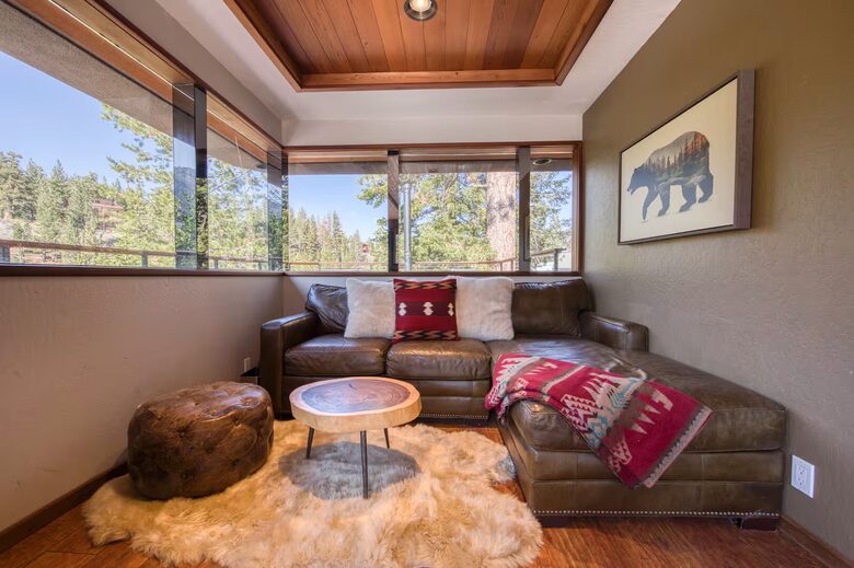 Architectural Tahoe Escape Near Palisades Tahoe - Alpine Meadows, California