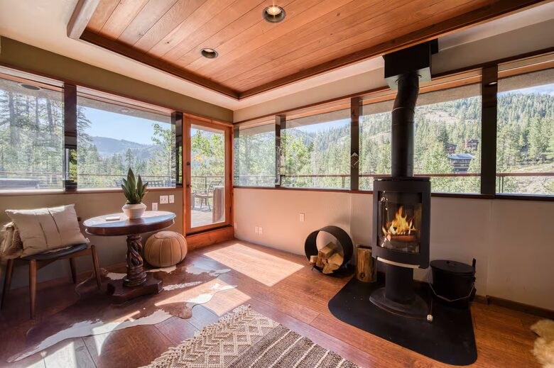 Architectural Tahoe Escape Near Palisades Tahoe - Alpine Meadows, California