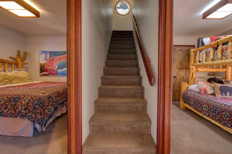 Architectural Tahoe Escape Near Palisades Tahoe - Alpine Meadows, California